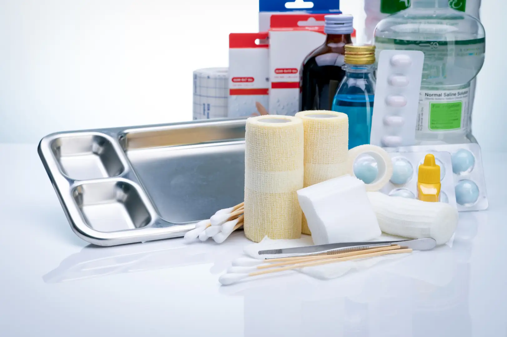 A nurse preparing a dressing at an SMSG centre.